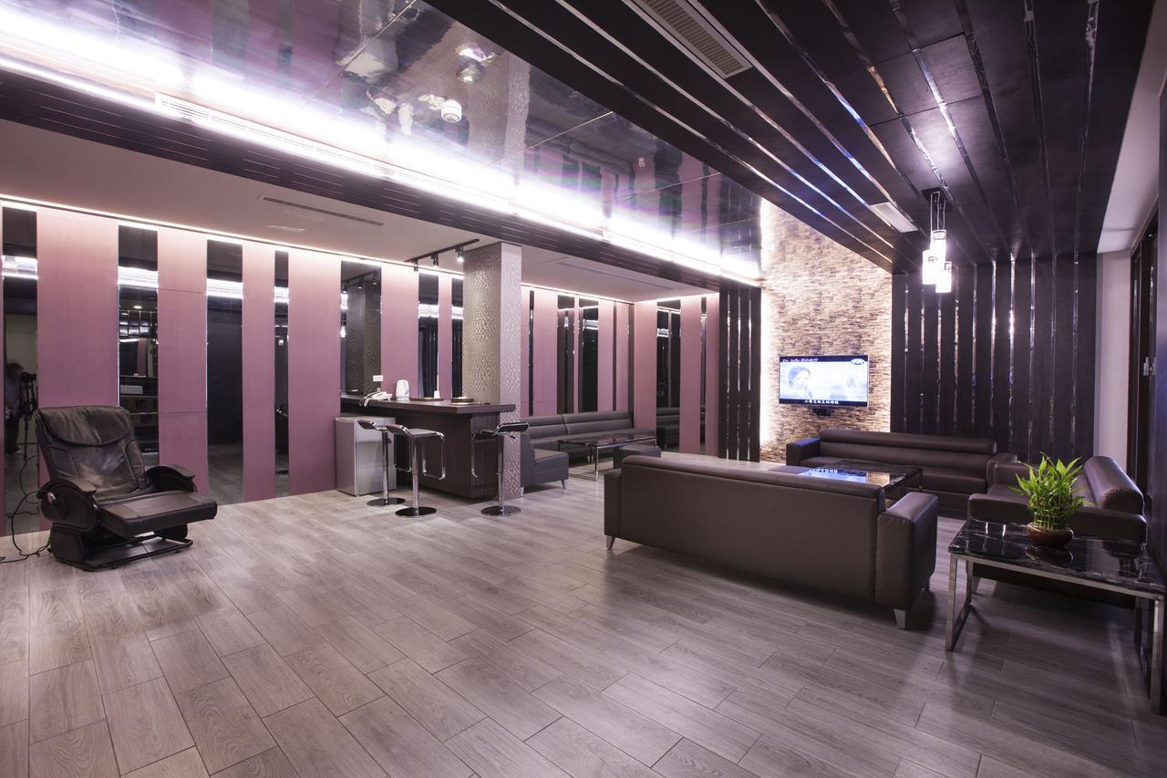Foxdou Business Motel Tainan Exterior foto